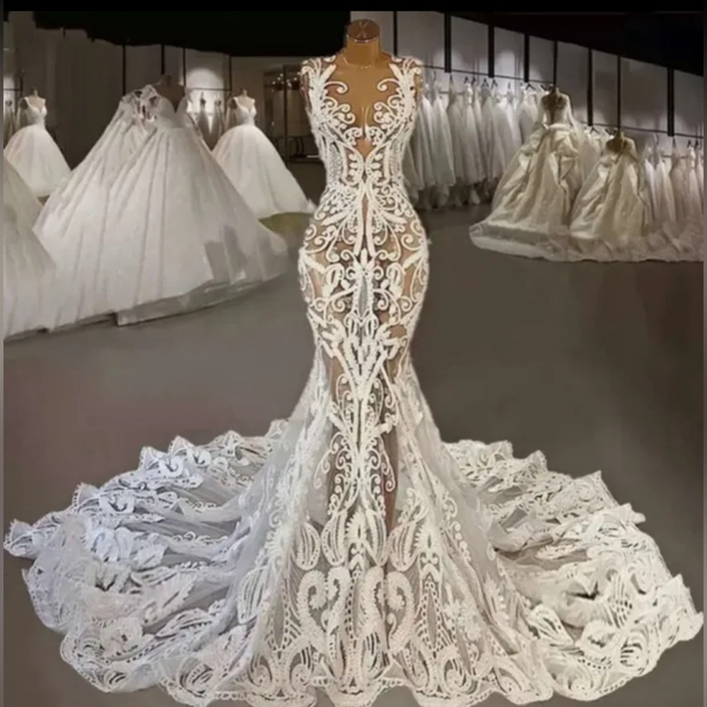 Ivory Lace Wedding Dress 👰🏻‍♀️
